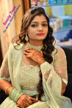 Beauty town And academy in Bilaspur Chhattisgarh